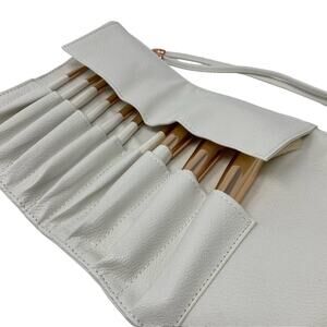 La Beaute Sol makeup brush set and travel roll